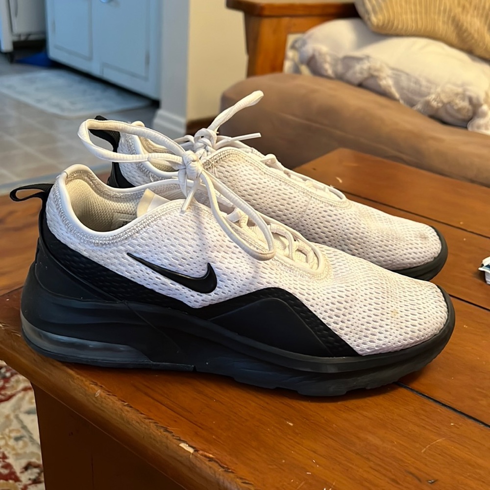 Women’s Nike Air Max Motion 2 shoes